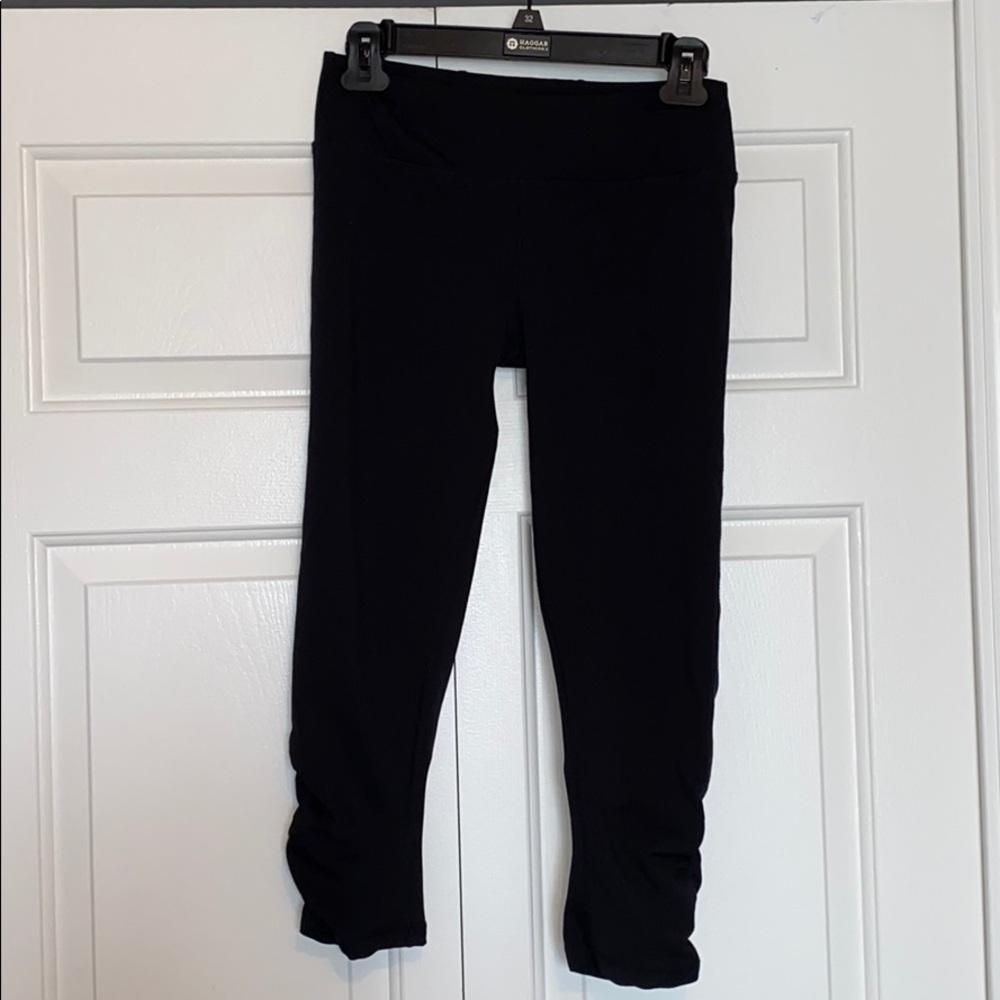 Black Gaiam Cropped leggings